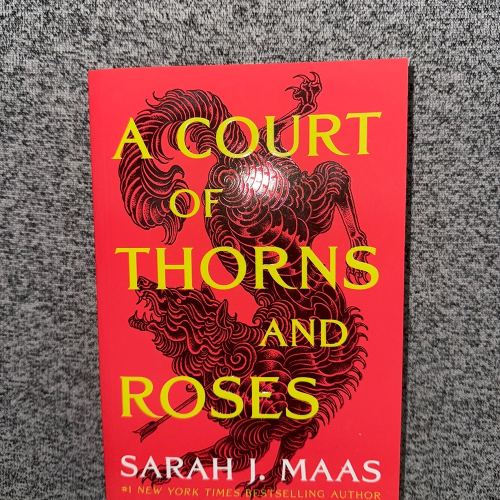 A Court of Thorns and Roses Book